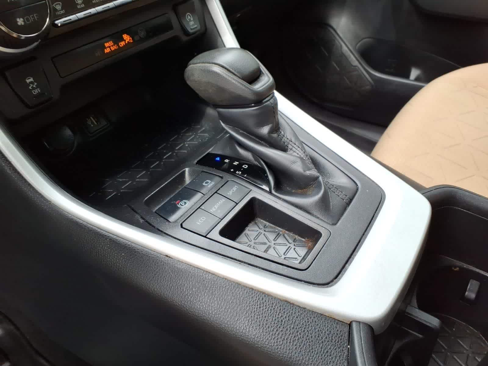 2024 Toyota RAV4 XLE FWD