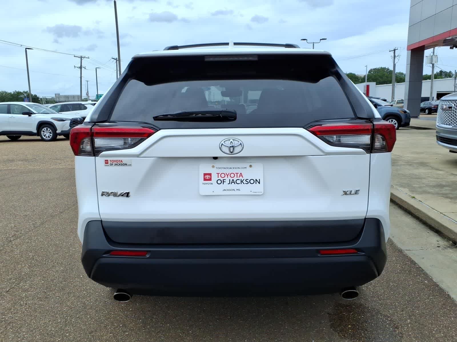 2024 Toyota RAV4 XLE FWD