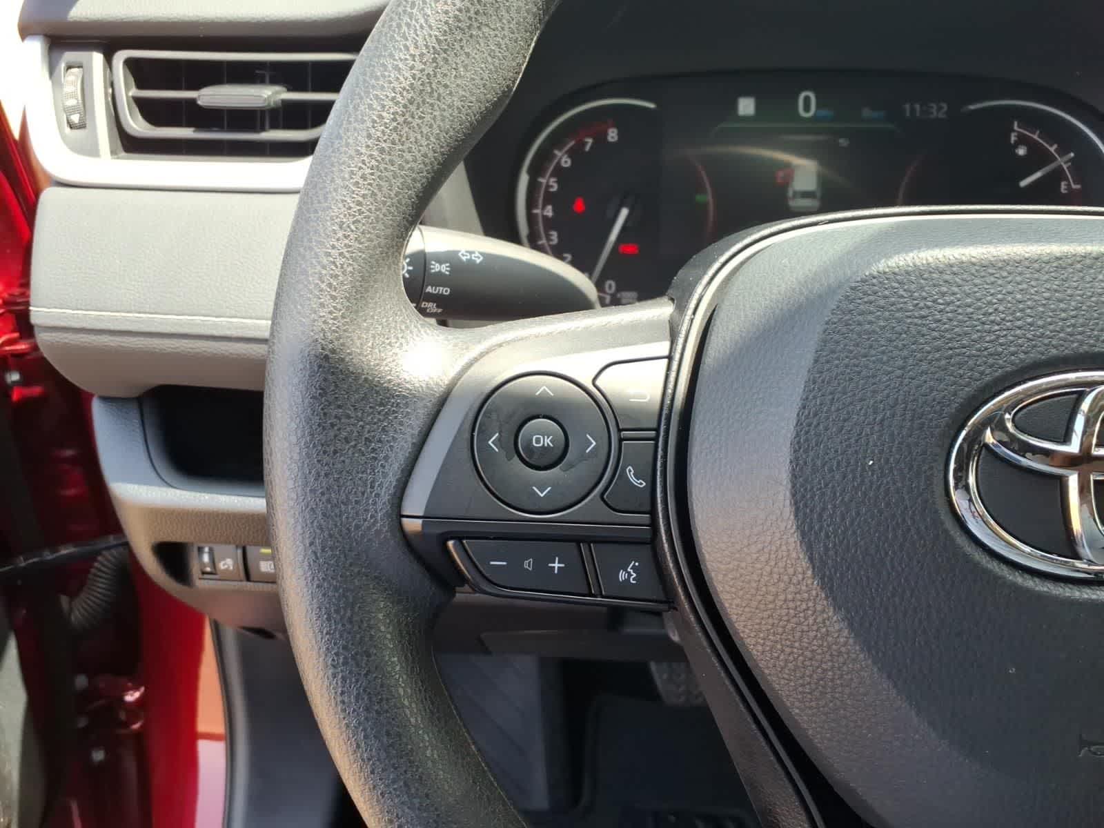 2025 Toyota RAV4 XLE FWD
