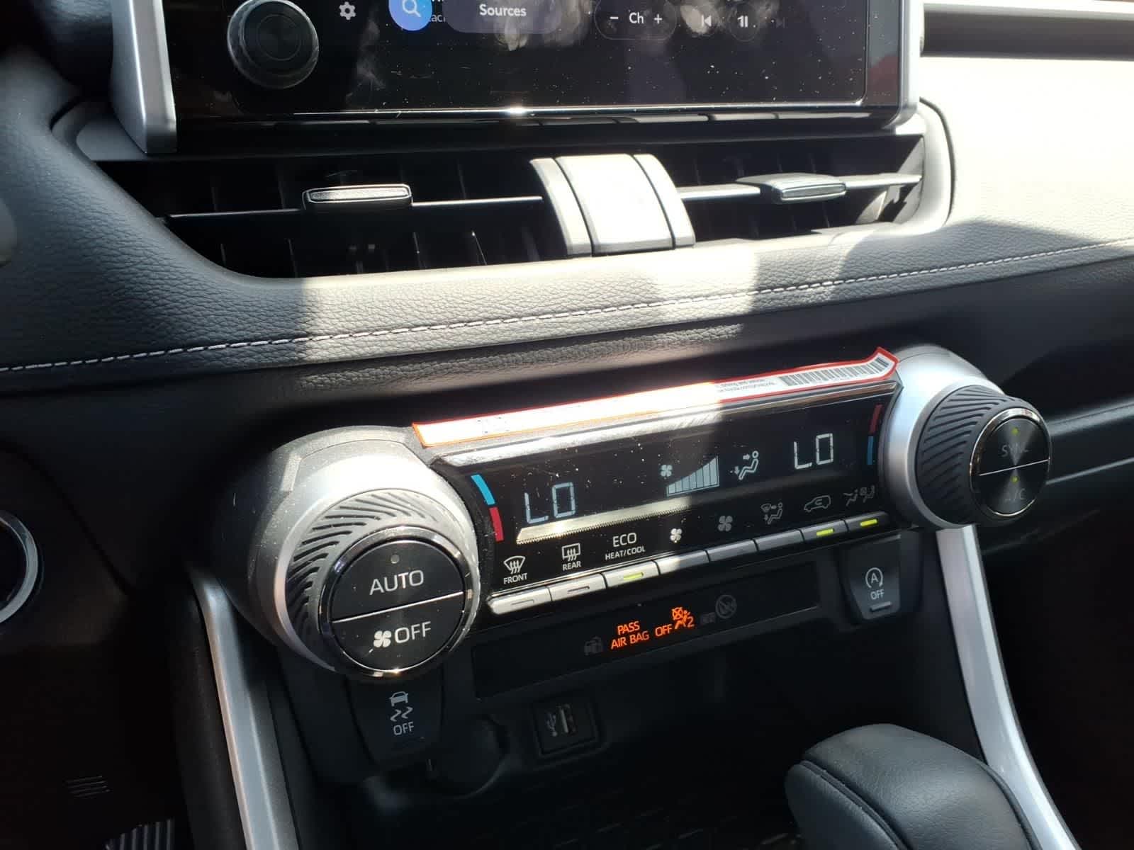 2025 Toyota RAV4 XLE FWD
