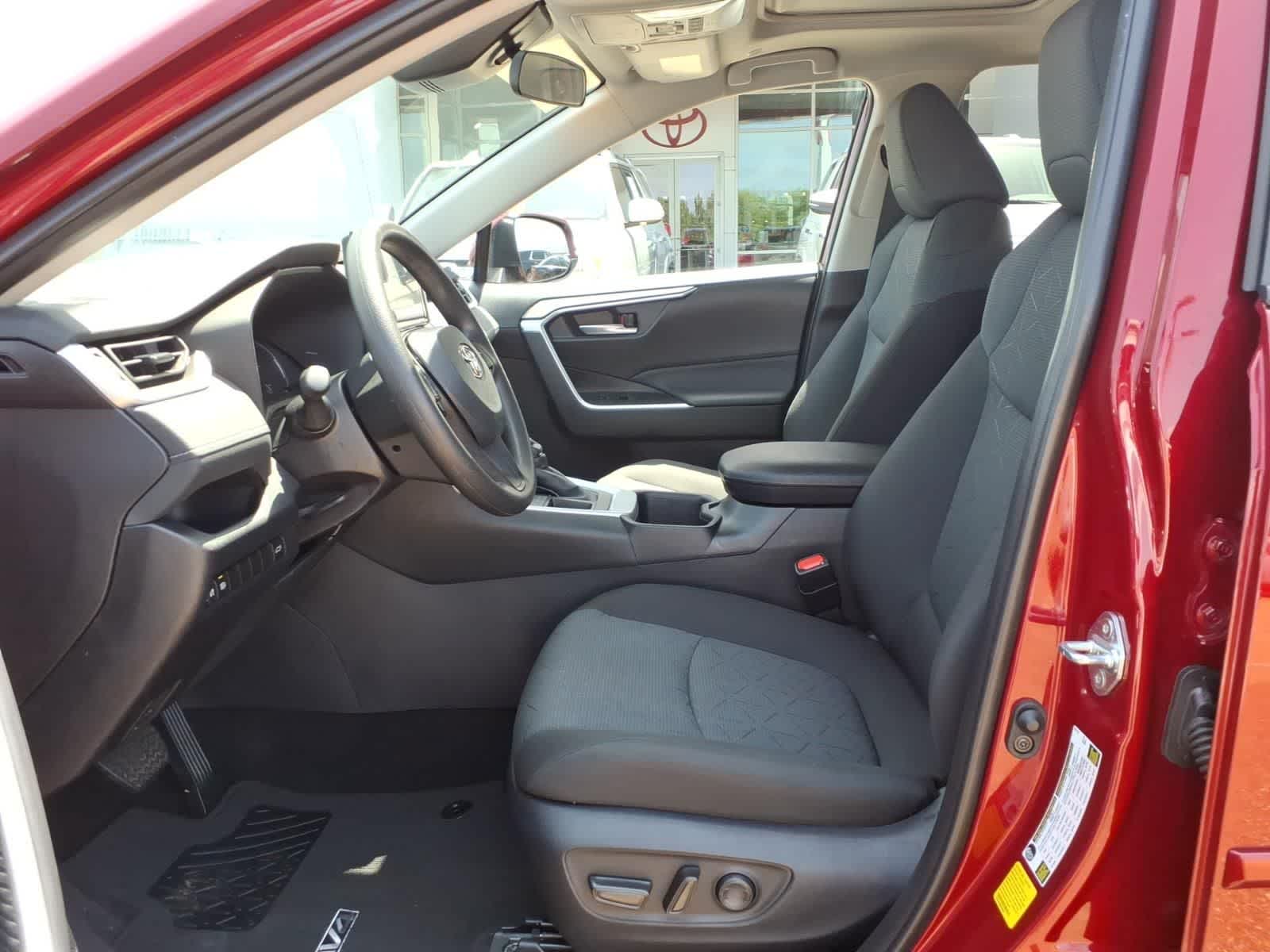 2025 Toyota RAV4 XLE FWD