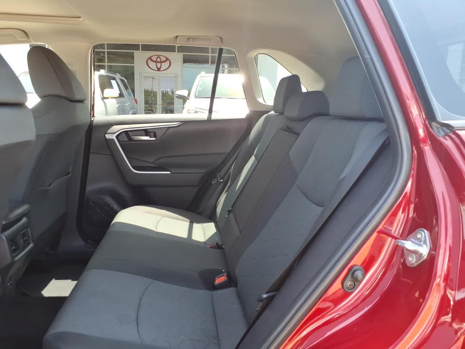 2025 Toyota RAV4 XLE FWD