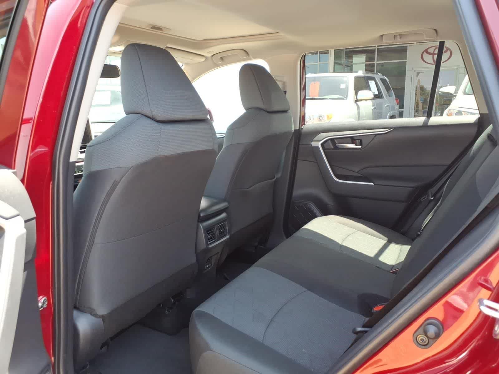 2025 Toyota RAV4 XLE FWD