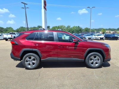 2025 Toyota RAV4 XLE FWD