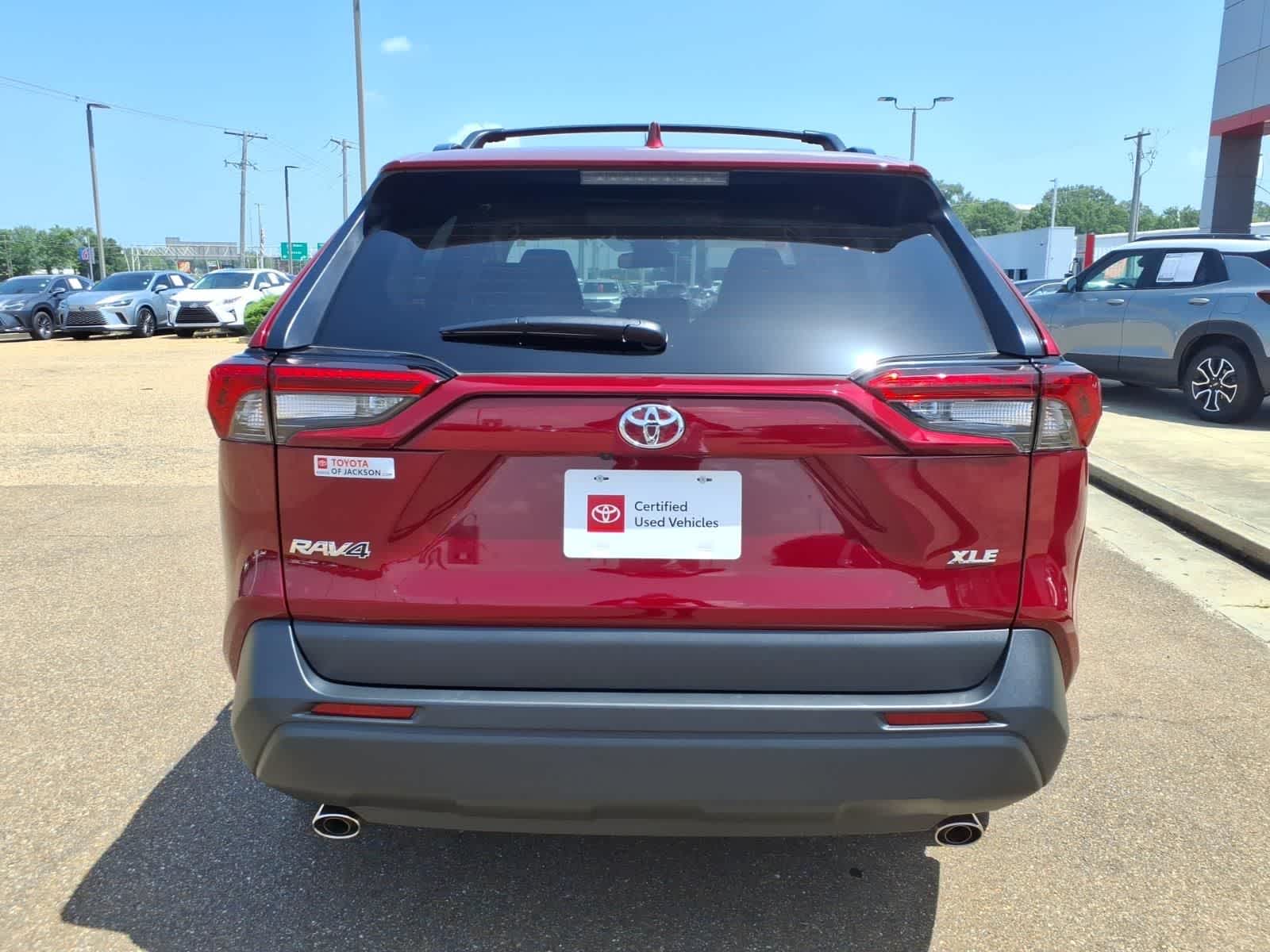 2025 Toyota RAV4 XLE FWD
