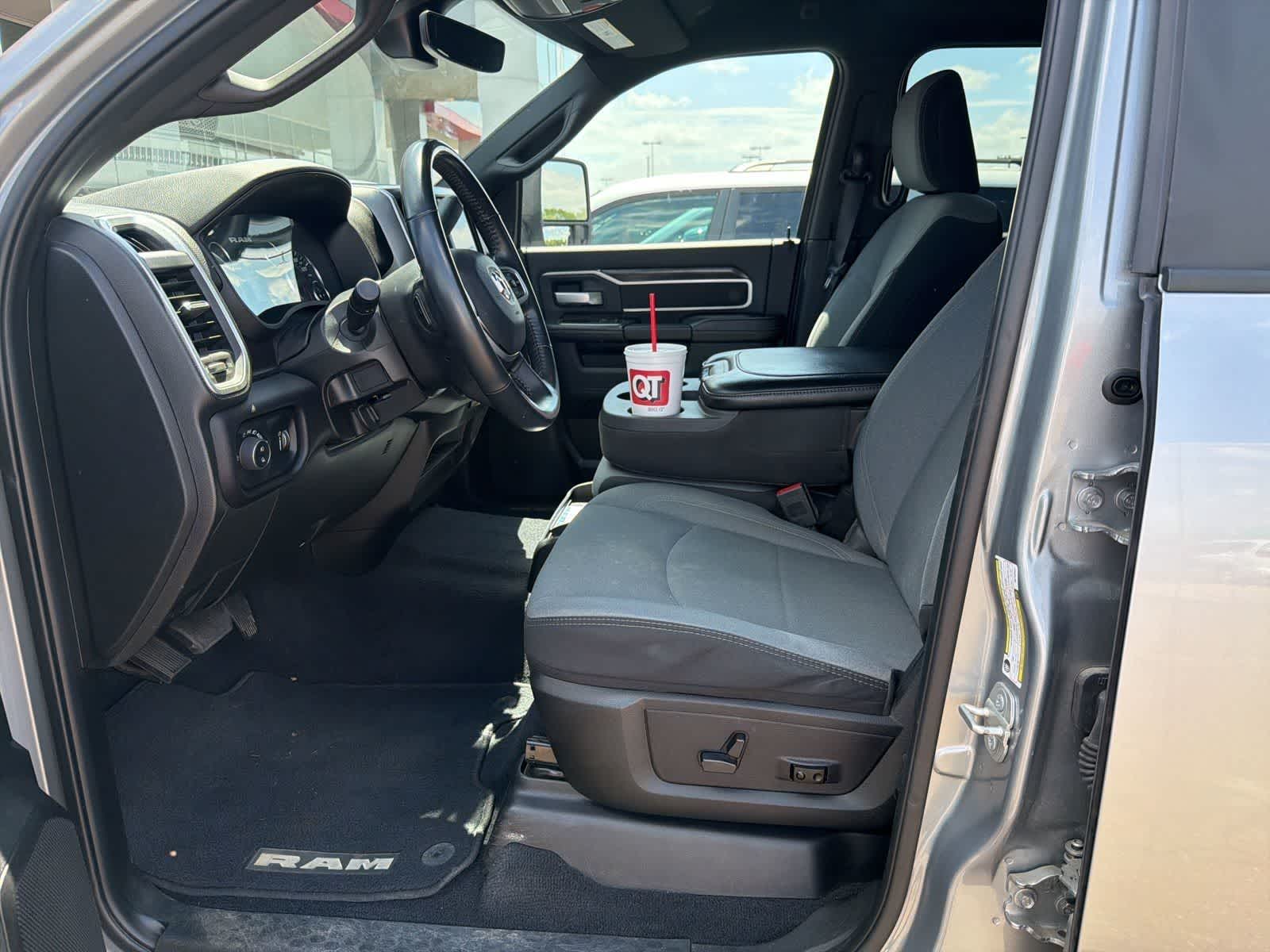 2024 RAM 2500 Big Horn 4x4 Crew Cab 64 Box