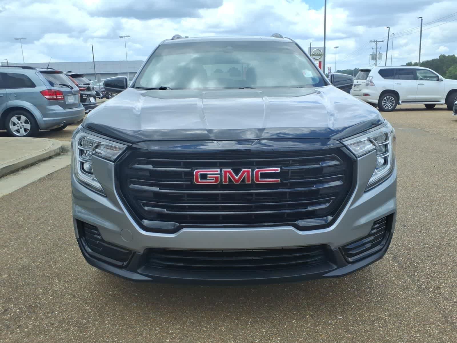 2024 GMC Terrain FWD 4dr SLE