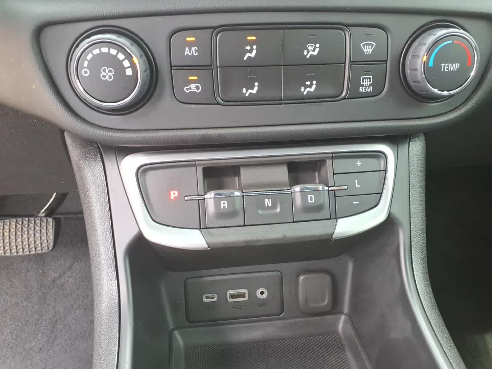 2024 GMC Terrain FWD 4dr SLE