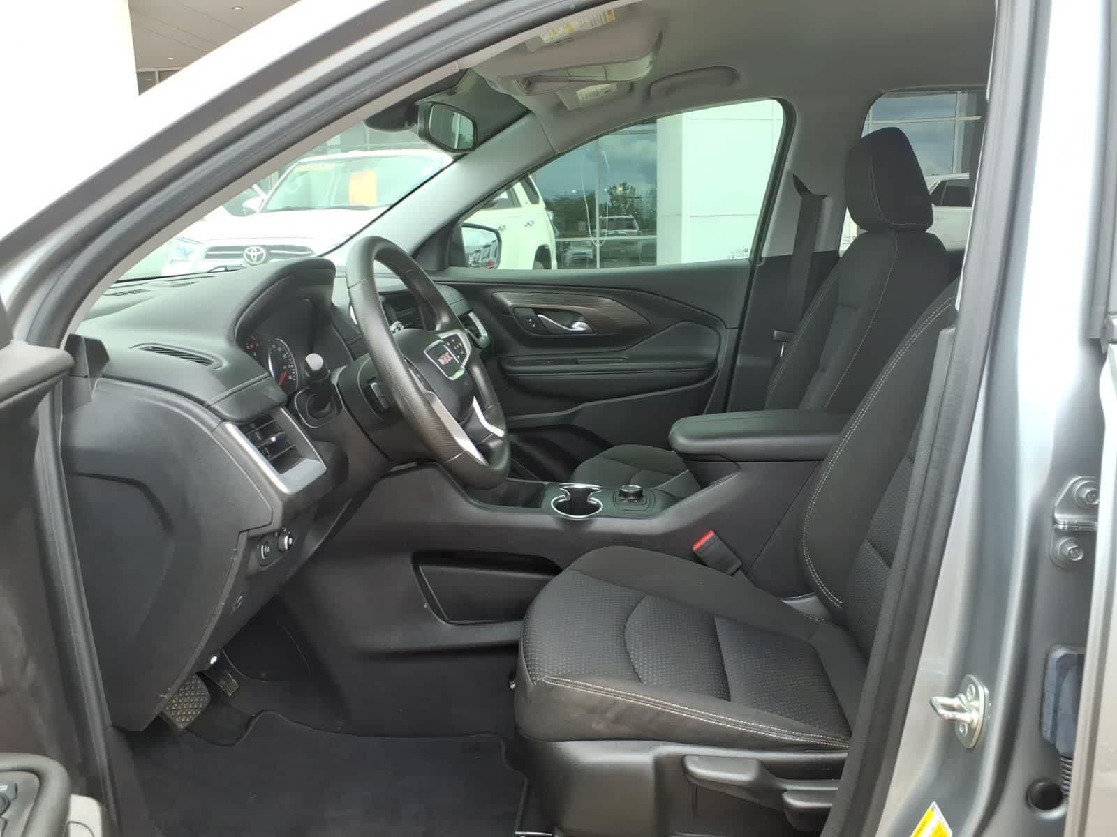 2024 GMC Terrain FWD 4dr SLE