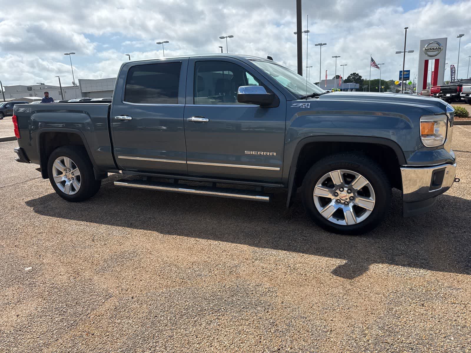 2014 GMC Sierra 1500 4WD Crew Cab 143.5 SLT
