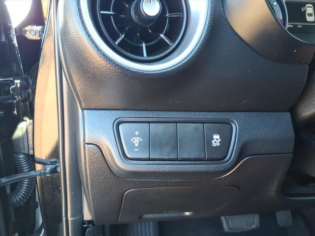 2023 Kia Forte LXS IVT