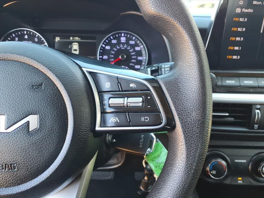 2023 Kia Forte LXS IVT