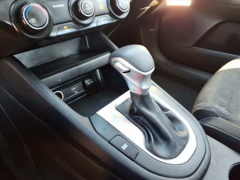 2023 Kia Forte LXS IVT