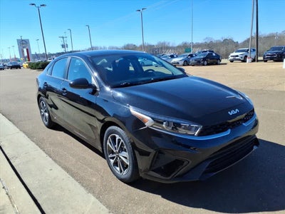 2023 Kia Forte LXS IVT