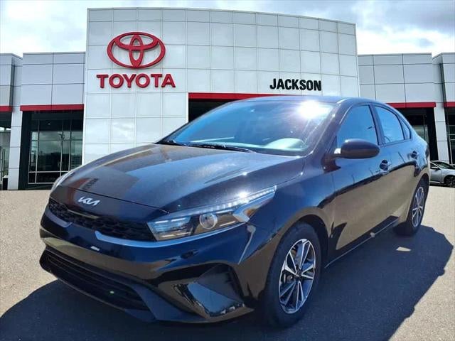 2023 Kia Forte LXS IVT