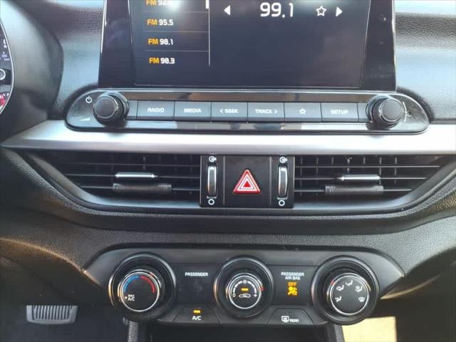 2023 Kia Forte LXS IVT