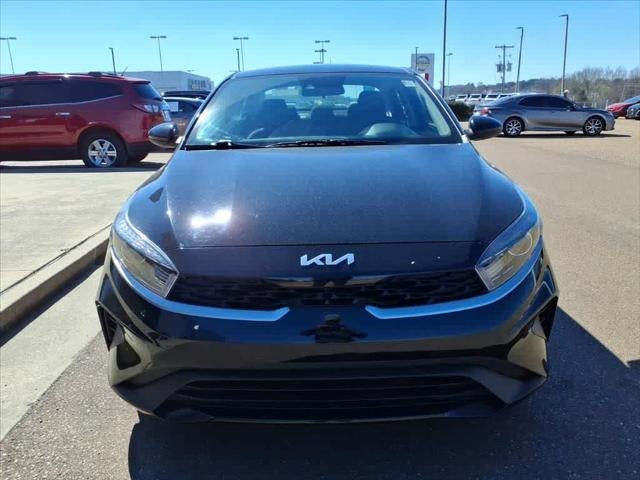 2023 Kia Forte LXS IVT
