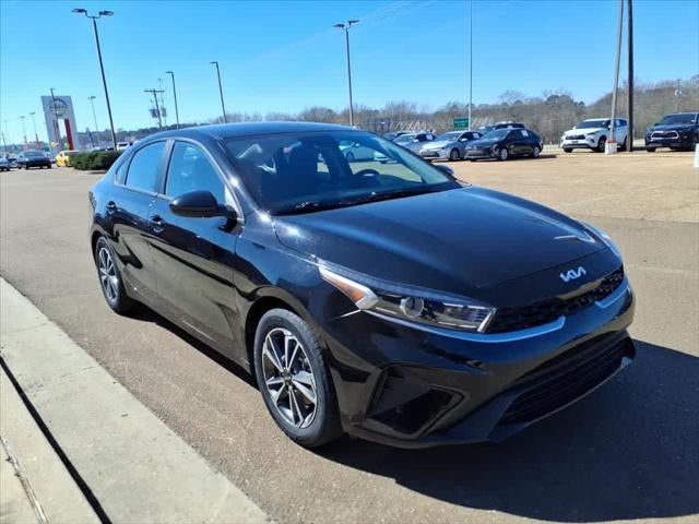 2023 Kia Forte LXS IVT