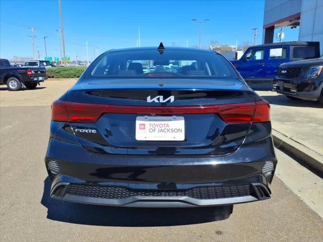 2023 Kia Forte LXS IVT