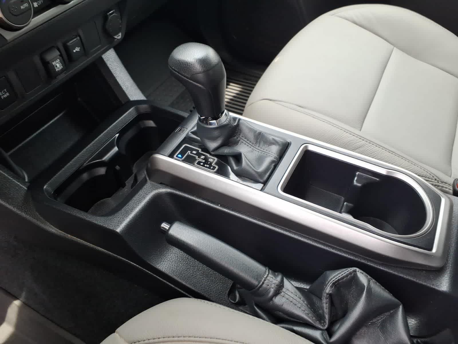 2023 Toyota Tacoma SR5 Double Cab 5 Bed V6 AT