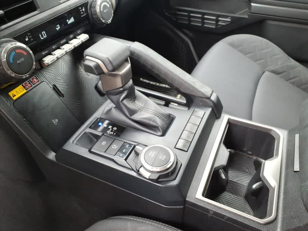 2025 Toyota Tacoma SR5 Double Cab 5 Bed AT