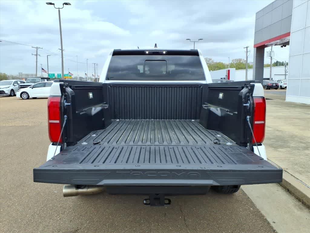 2025 Toyota Tacoma SR5 Double Cab 5 Bed AT