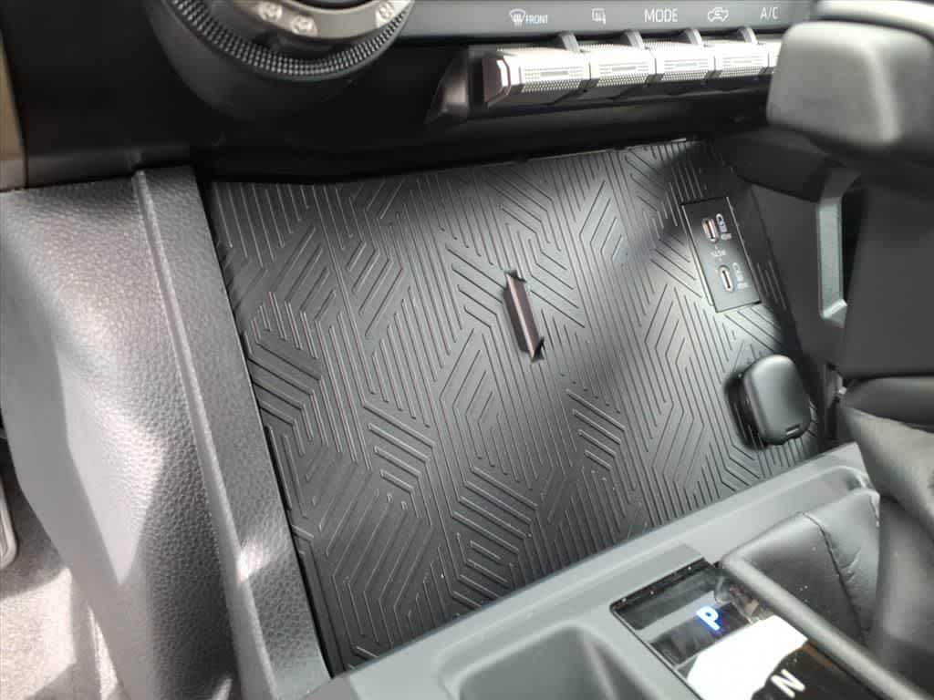 2025 Toyota Tacoma SR5 Double Cab 5 Bed AT