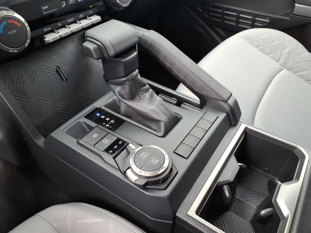 2025 Toyota Tacoma SR5 Double Cab 5 Bed AT