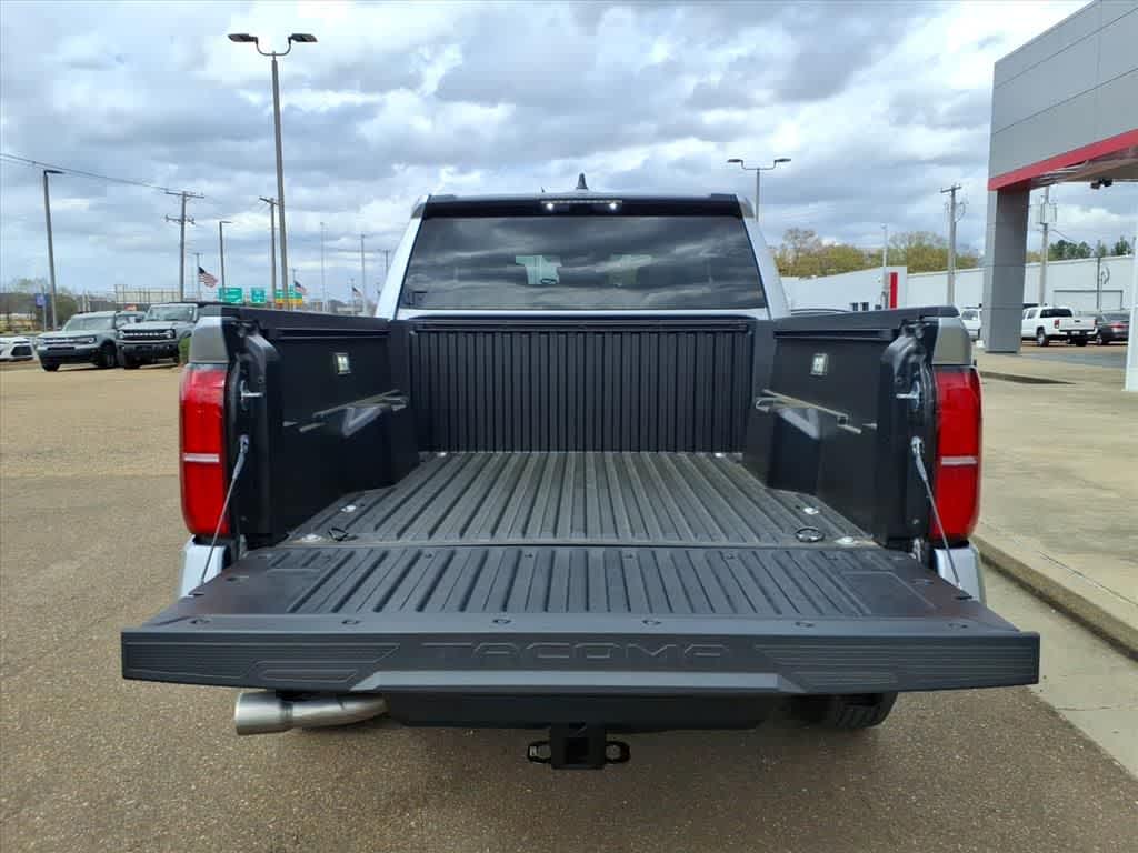 2025 Toyota Tacoma SR5 Double Cab 5 Bed AT