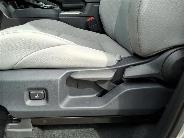 2025 Toyota Tacoma SR5 Double Cab 5 Bed AT