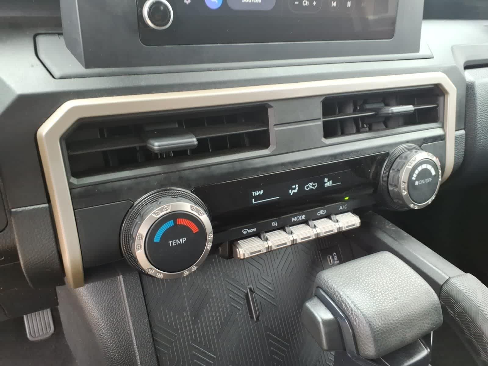 2025 Toyota Tacoma SR Double Cab 5 Bed AT