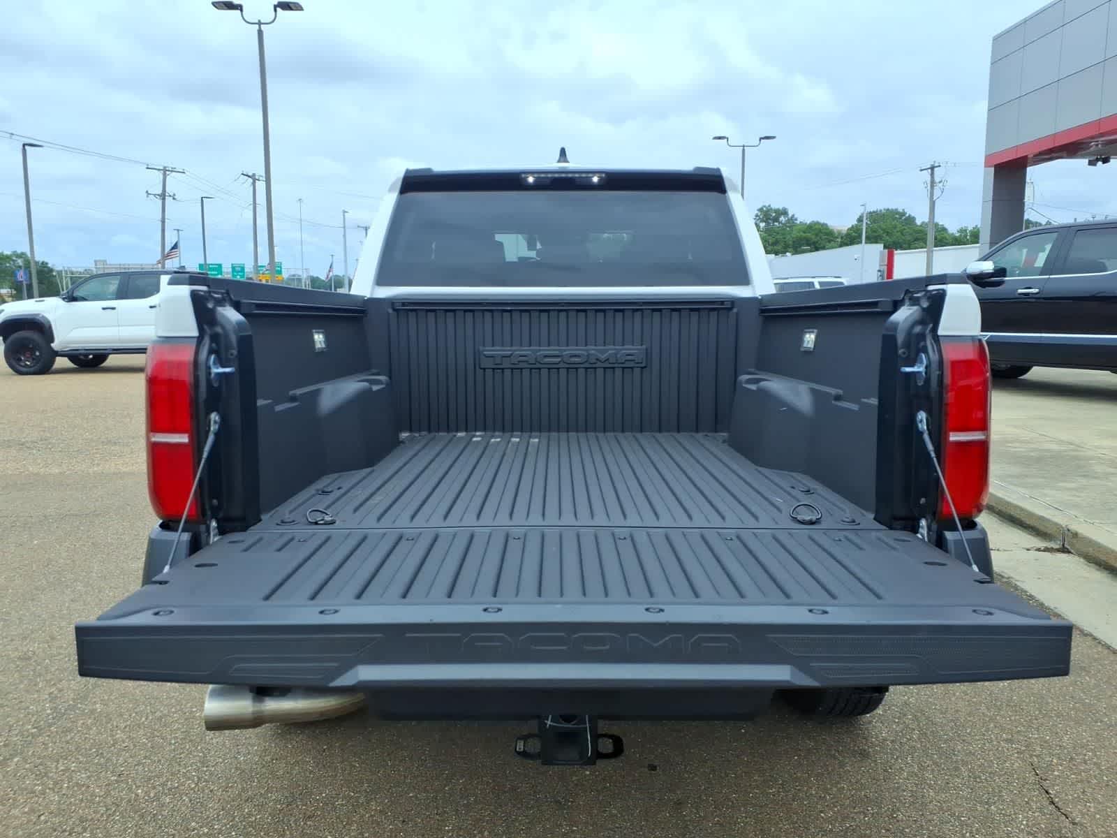 2025 Toyota Tacoma SR Double Cab 5 Bed AT