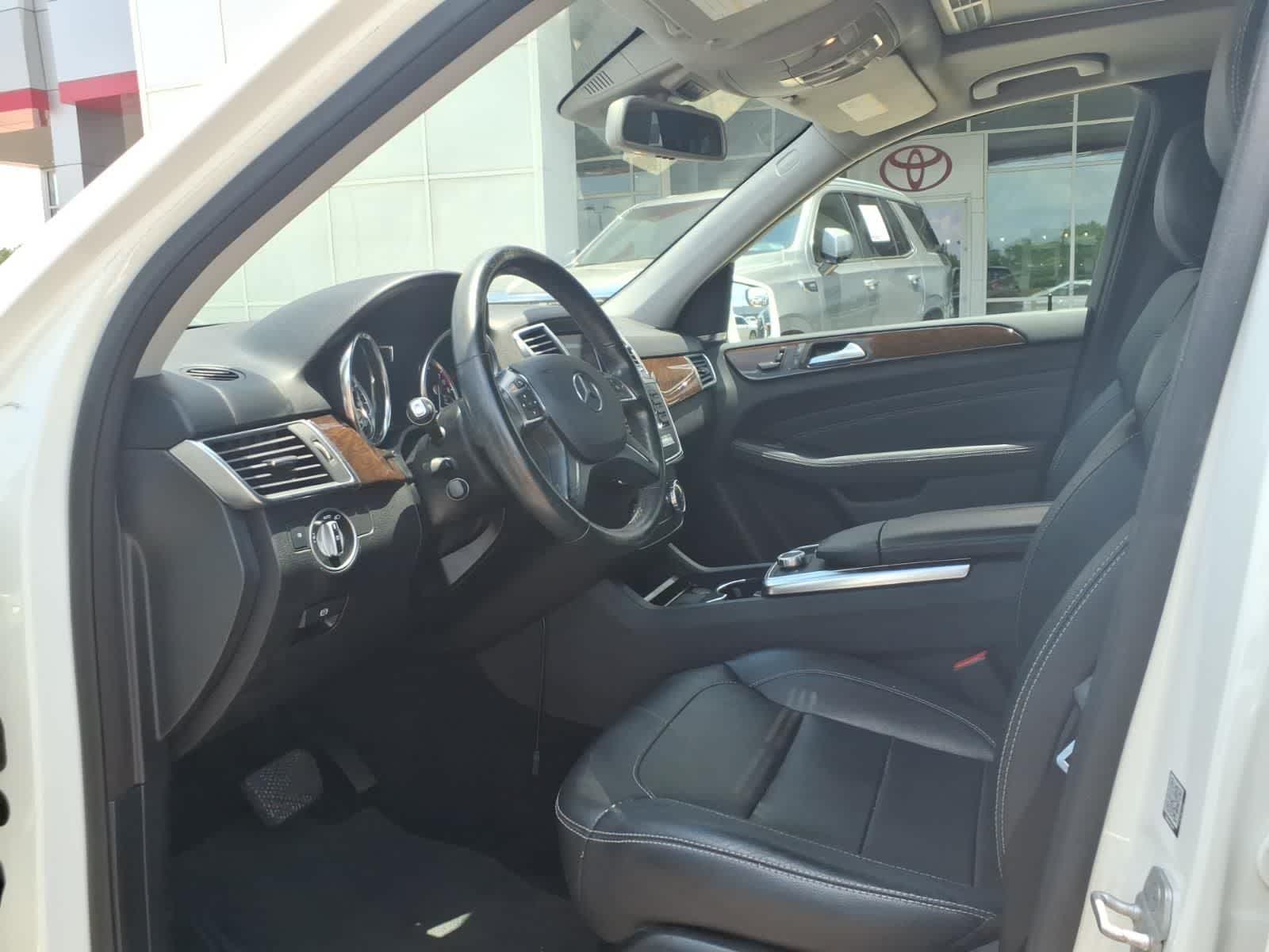 2014 Mercedes-Benz M-Class 4MATIC® 4dr ML 350