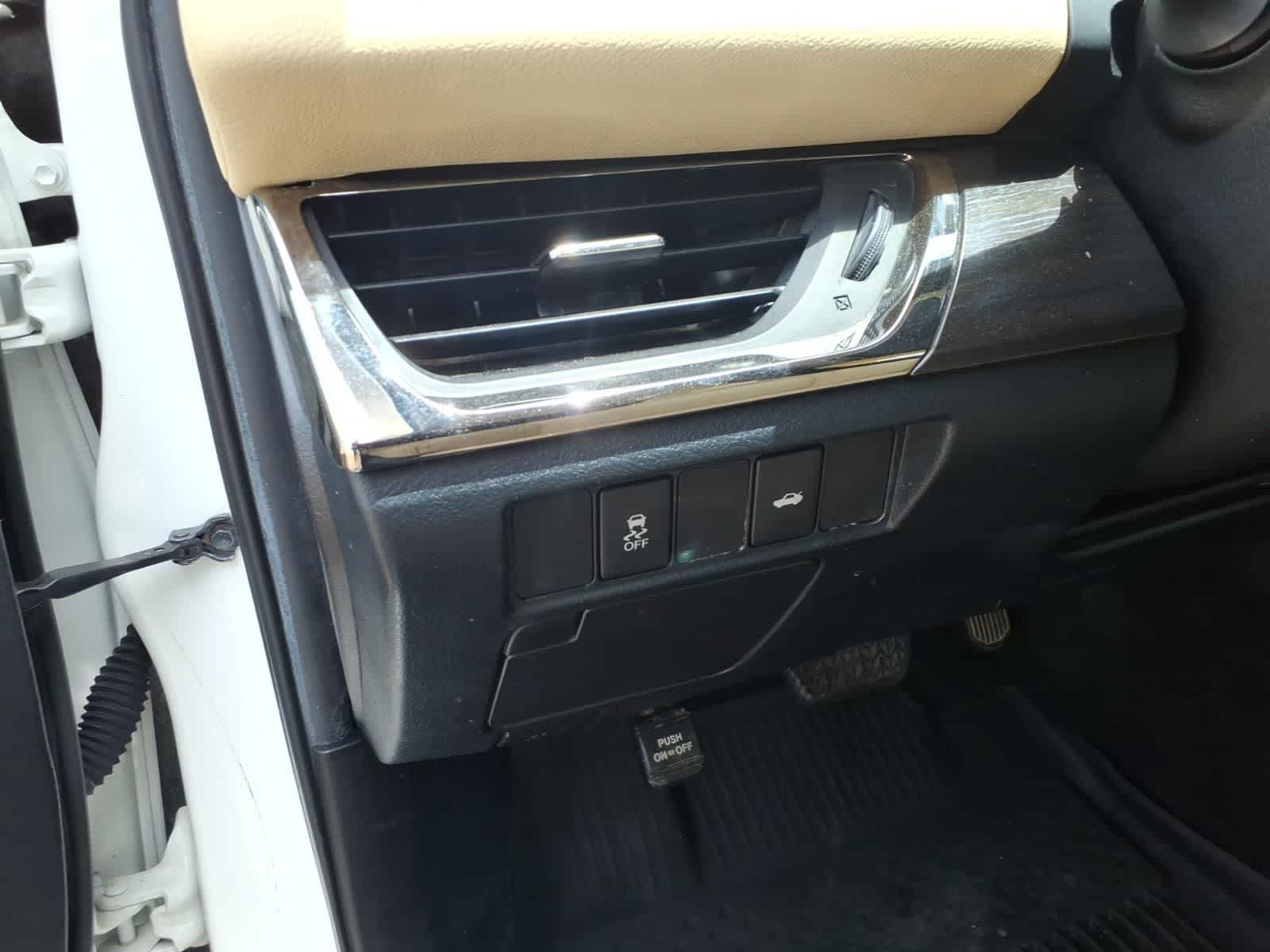 2016 Toyota Avalon 4dr Sdn XLE