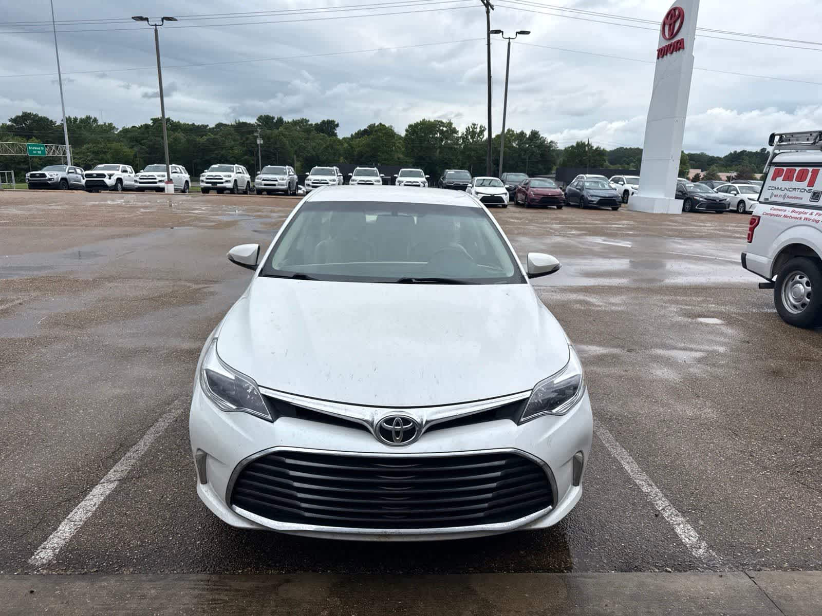 2016 Toyota Avalon 4dr Sdn XLE