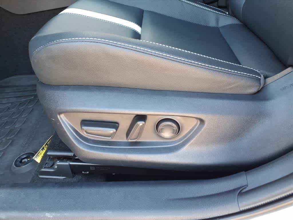 2025 Toyota Camry SE AWD