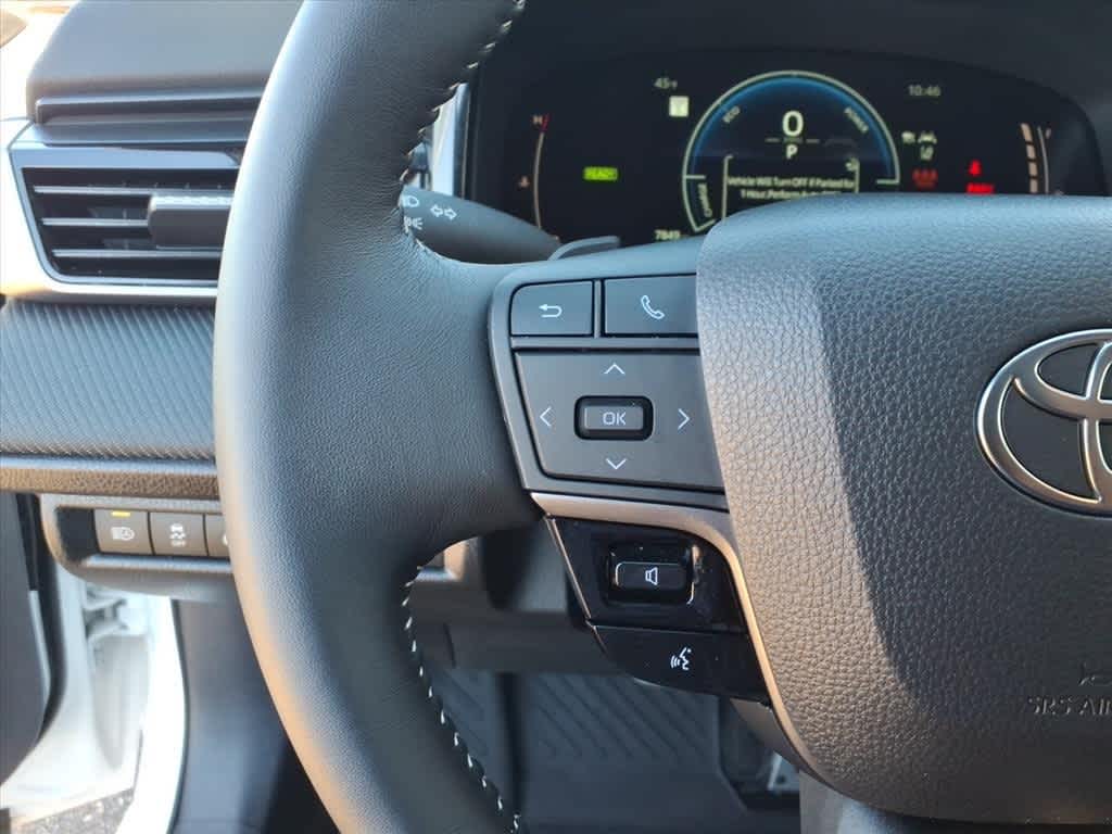 2025 Toyota Camry SE AWD