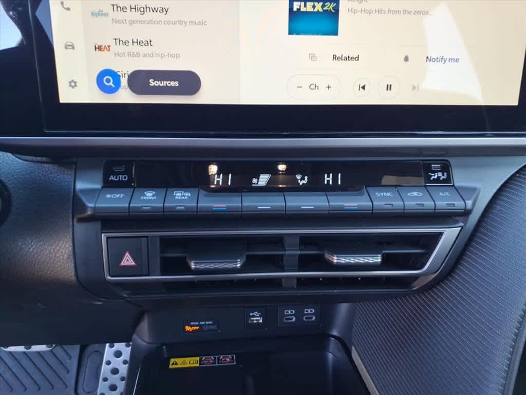 2025 Toyota Camry SE AWD