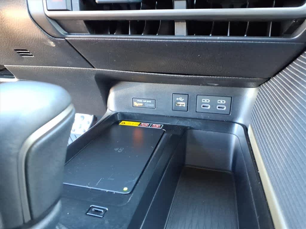 2025 Toyota Camry SE AWD