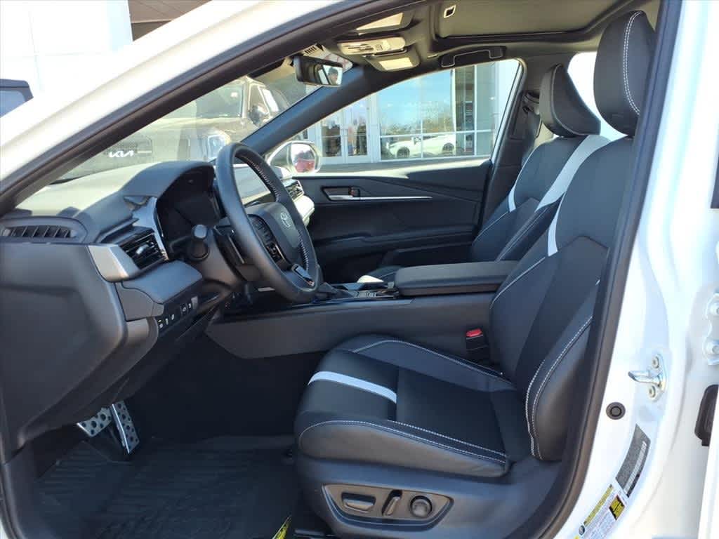 2025 Toyota Camry SE AWD