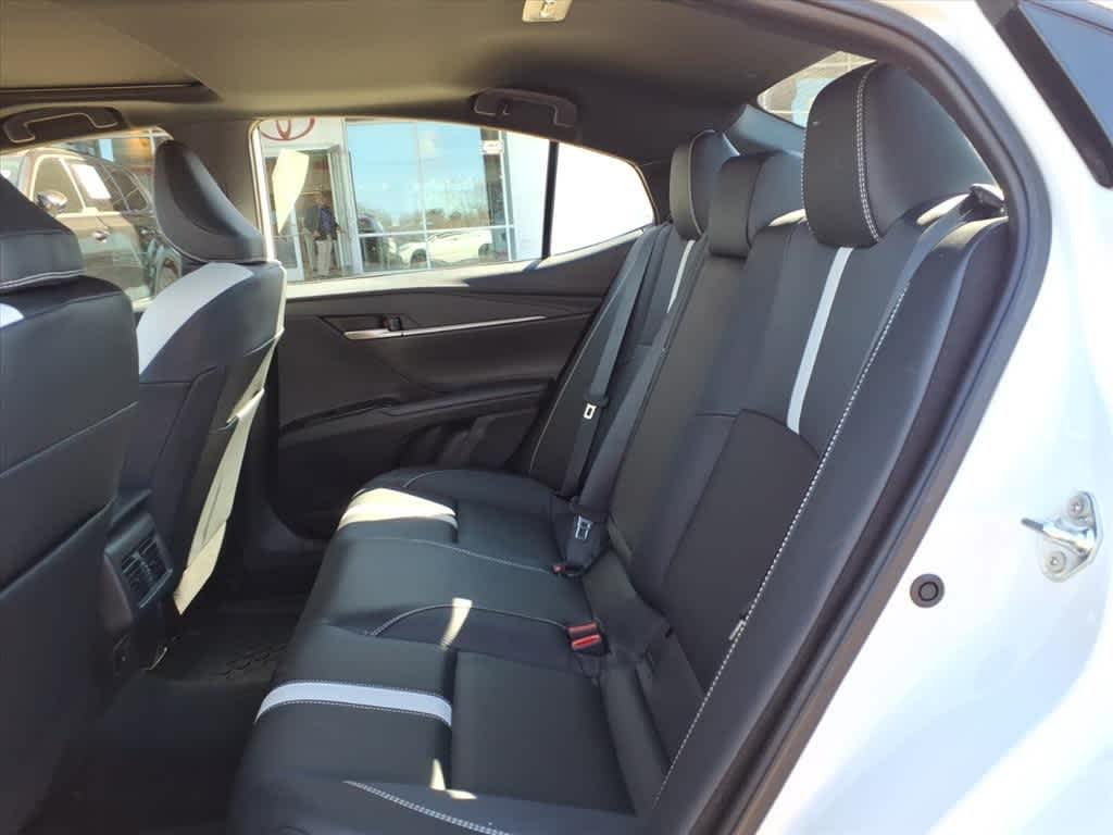 2025 Toyota Camry SE AWD