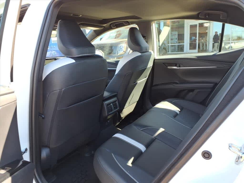 2025 Toyota Camry SE AWD