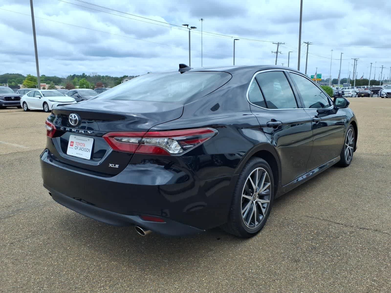 2023 Toyota Camry XLE V6 Auto