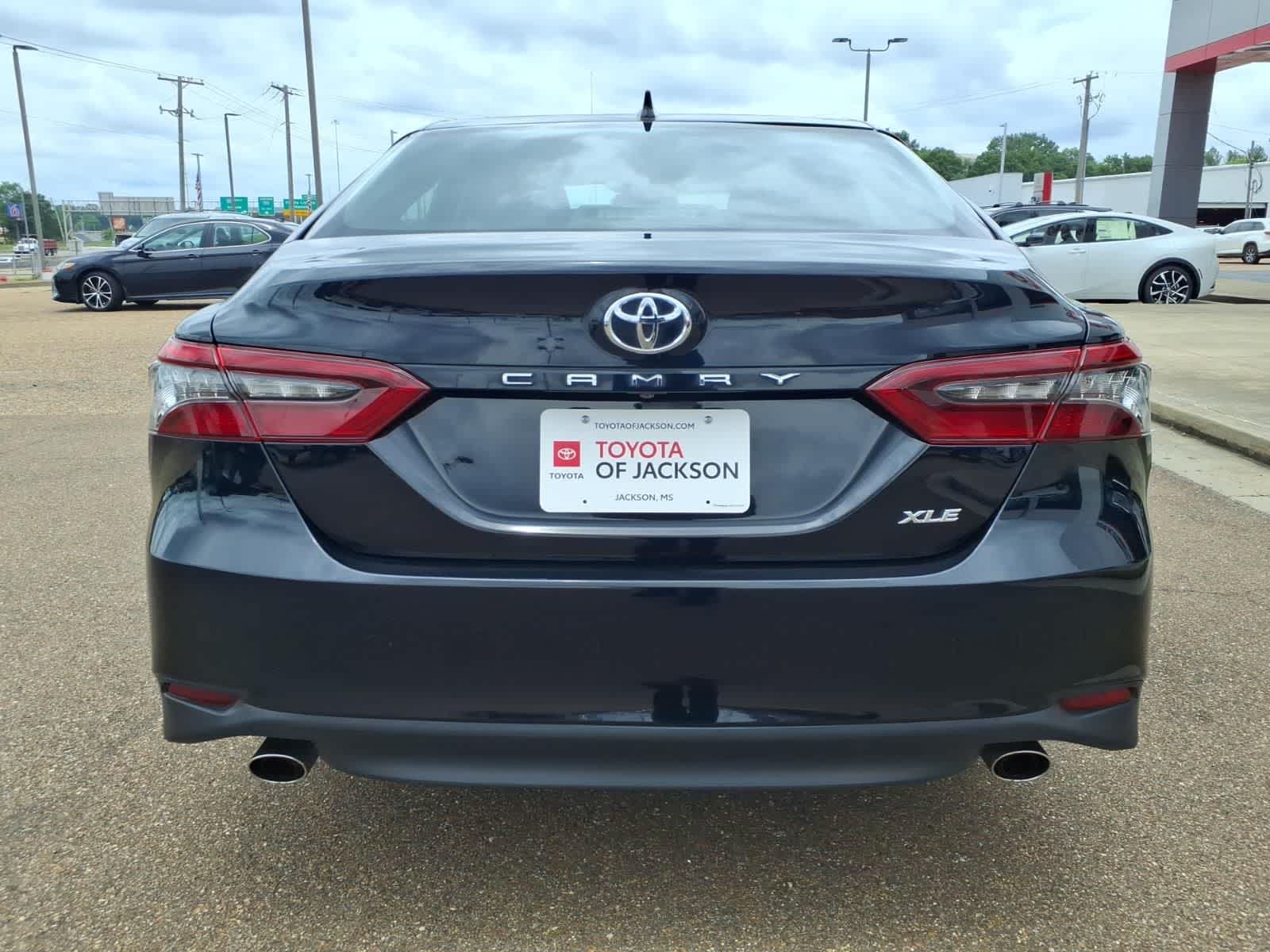 2023 Toyota Camry XLE V6 Auto
