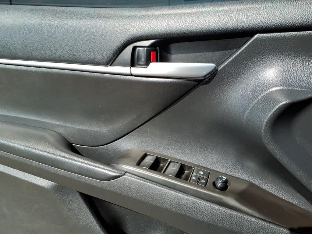 2023 Toyota Camry SE Auto