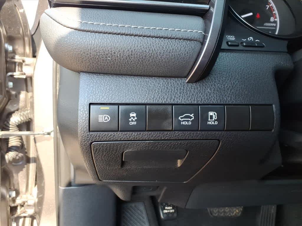 2023 Toyota Camry SE Auto