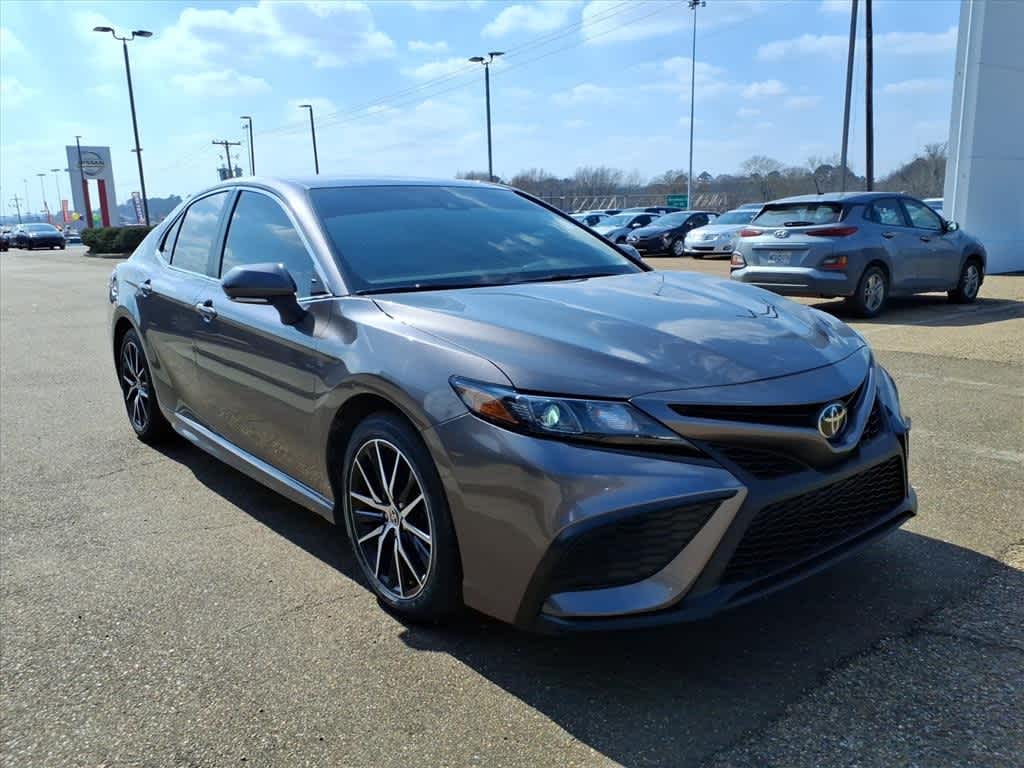 2023 Toyota Camry SE Auto