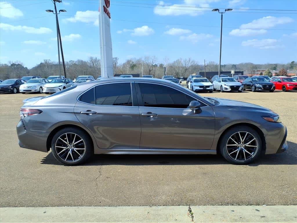 2023 Toyota Camry SE Auto