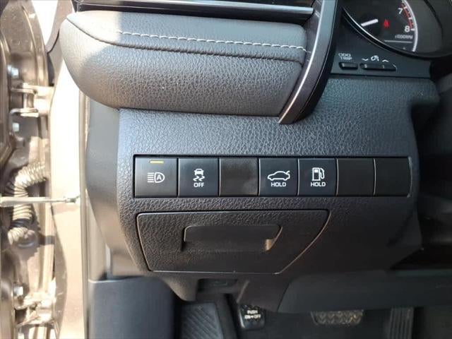 2023 Toyota Camry SE Auto