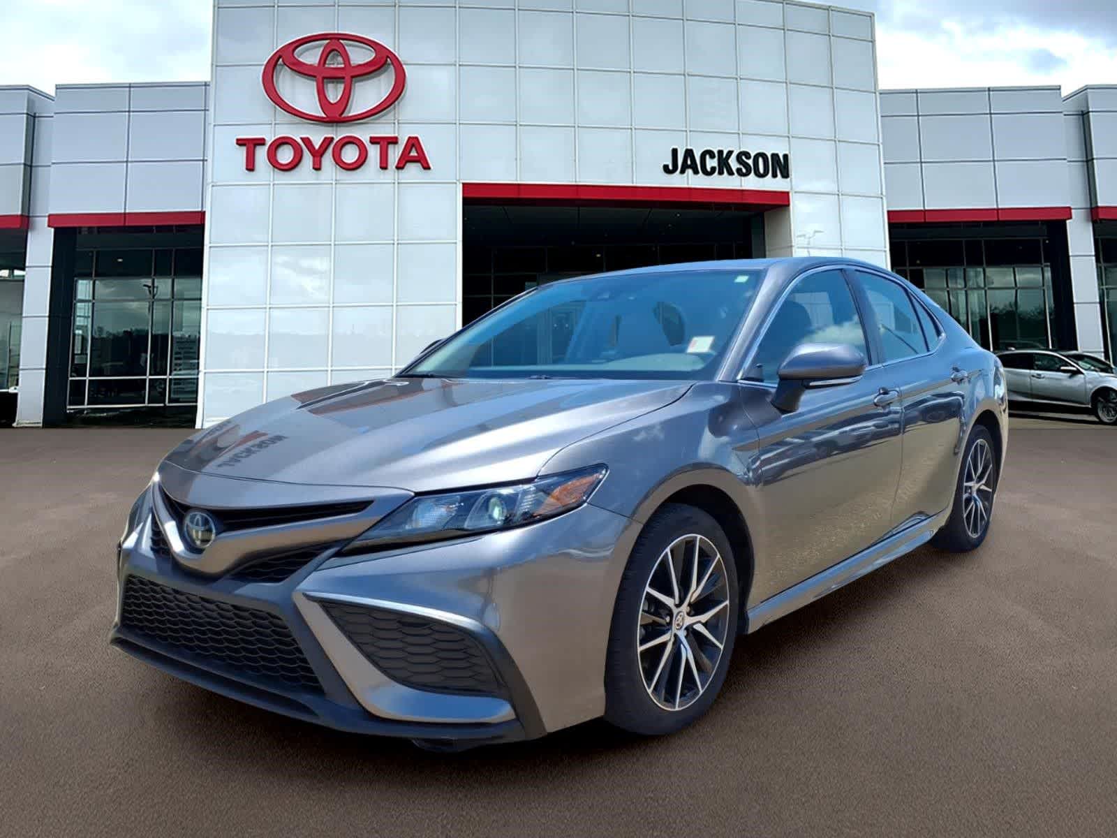 2024 Toyota Camry SE Auto